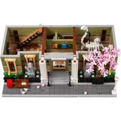Squelette de dinosaure Brachiosaure en briques a l interieur du musée LEGO 10326
