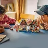 Les quatre armes d or legendaires de NINJAGO reunies sur leur presentoir LEGO 71858