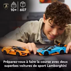 Detail de la supercar hybride Lamborghini Revuelto LEGO avec figurine de pilote