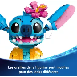 Detail du visage de Stitch avec fleur rose sur la tete et cornet de glace LEGO