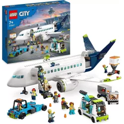 Boite officielle du set LEGO City 60367 L Avion de Ligne et vehicules de piste neuf scelle