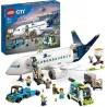 Boite officielle du set LEGO City 60367 L Avion de Ligne et vehicules de piste neuf scelle