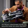 Modele d exposition LEGO Technic Peugeot 9X8 Le Mans pose sur une table de salon moderne