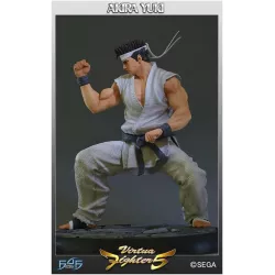 Statue en resine d Akira Yuki Virtua Fighter en position de garde Hakkyoku-ken