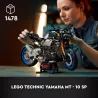 Modele d exposition LEGO Technic Yamaha MT-10 SP pose sur une console de salon moderne