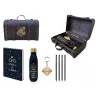 Vue interieure du coffret malle Poudlard devoilant la gourde le carnet et la papeterie