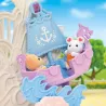 Vue détail du château parc d attractions feerique Sylvanian Families avec le bateau balançoire
