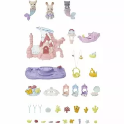 Gros plan sur les 3 figurines bebes incluses dont le bebe Lapin Chocolat en costume de sirene Sylvanian Families 5701