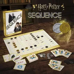 Vue d ensemble du plateau de jeu Sequence Harry Potter avec ses jetons et ses cartes illustrees